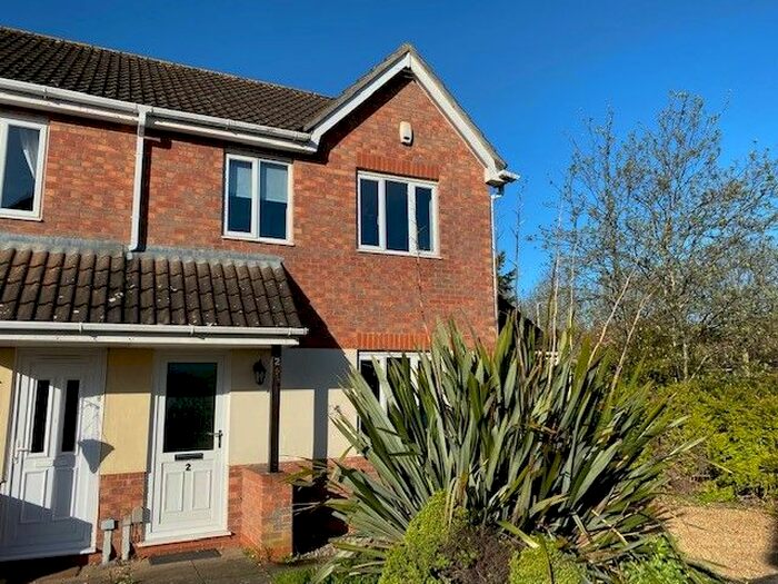 3 Bedroom Semi-Detached House To Rent In Wintergold Avenue, Spalding, PE11