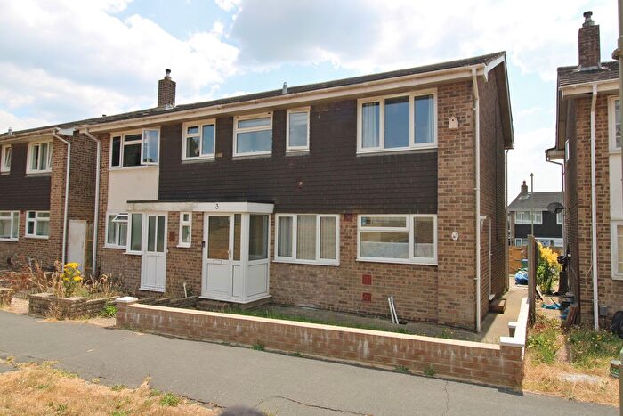 3 Bedroom Semi-Detached House For Sale In Prinsted Walk, Fareham, PO14