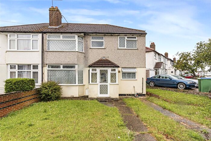 4 Bedroom Semi-detached House For Sale In Bradenham Avenue, Welling, Kent, DA16