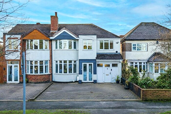 3 Bedroom Semi-Detached House For Sale In Overwoods Road, Hockley, Tamworth, Staffordshire, B77