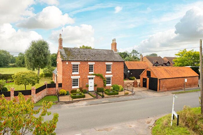 4 Bedroom Detached House For Sale In High Street, Riseley, MK44