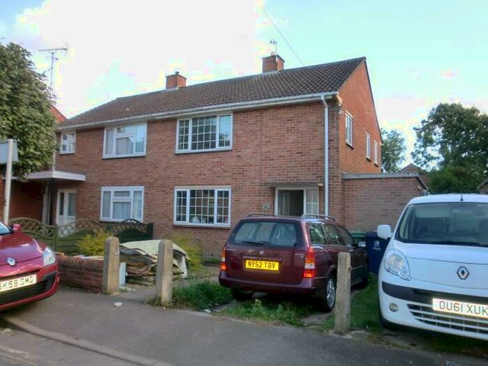 3 Bedroom Semi-Detached House To Rent In Grandpont, Oxford, OX1