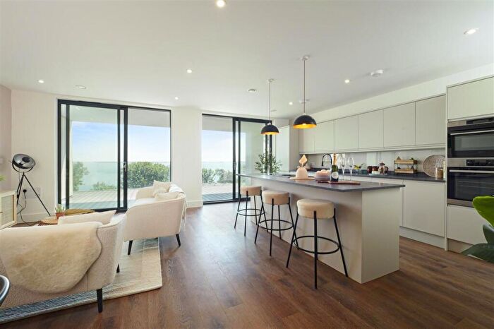 2 Bedroom Apartment For Sale In Coast House, Encombe Hill, Sandgate, CT20