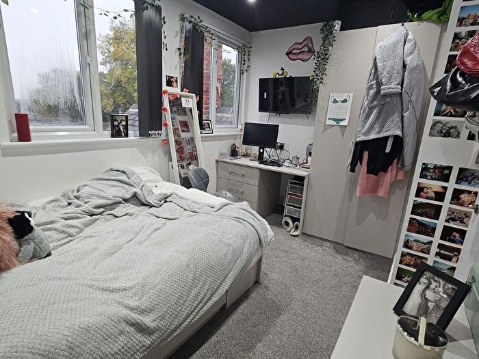 9 Bedroom Semi Detached House To Rent In Regent Park Terrace, Leeds, LS6