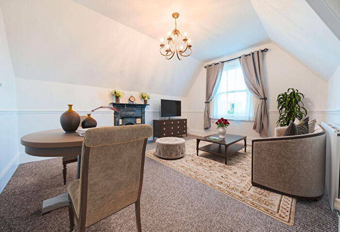 2 Bedroom Flat To Rent In Crescent Road, Beckenham, BR3