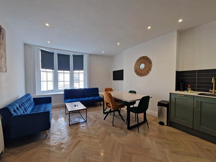 3 Bedroom Flat To Rent In St. James's Street, Brighton, BN2