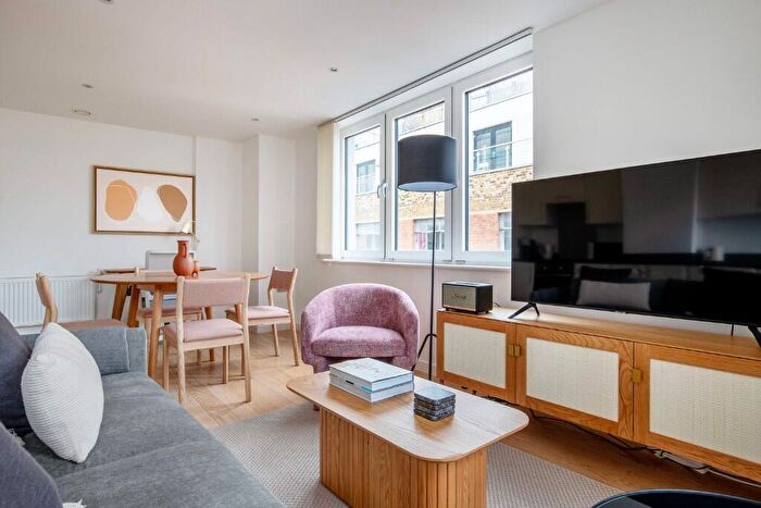 2 Bedroom Apartment To Rent In Britannia Walk, London, N1