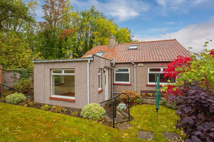 2 Bedroom Detached Bungalow For Sale In Viewfield Road, Juniper Green, EH14
