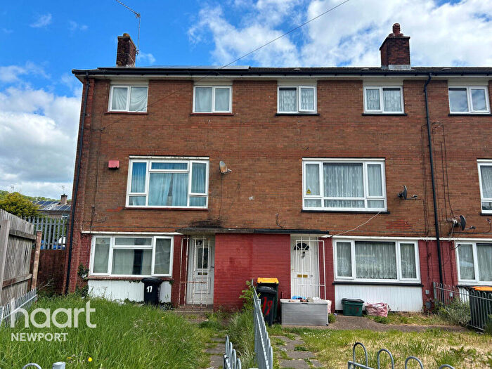 3 Bedroom End Of Terrace House For Sale In Howard Close, Newport, NP19