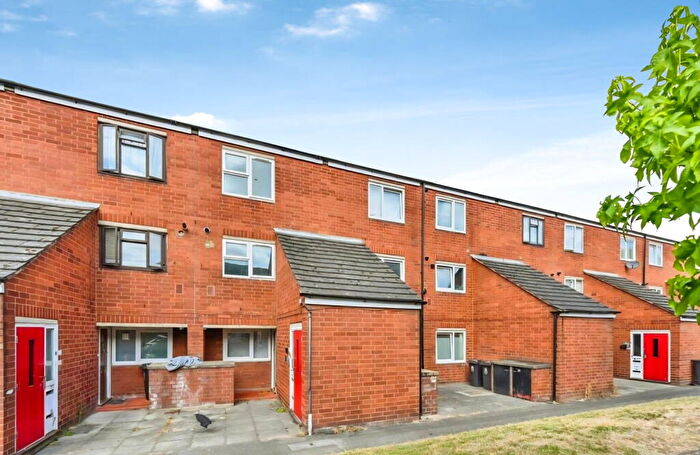 3 Bedroom Terraced House To Rent In Mundford Road, London, E5
