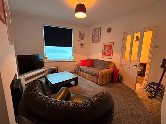 3 Bedroom Terraced House To Rent In Leek Road, Stoke-On-Trent, ST1