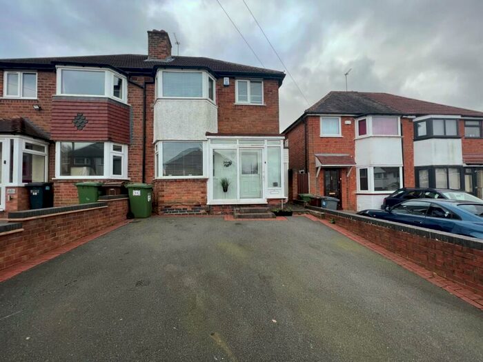 3 Bedroom Semi-Detached House To Rent In Wiseacre Croft, Shirley, Solihull, B90