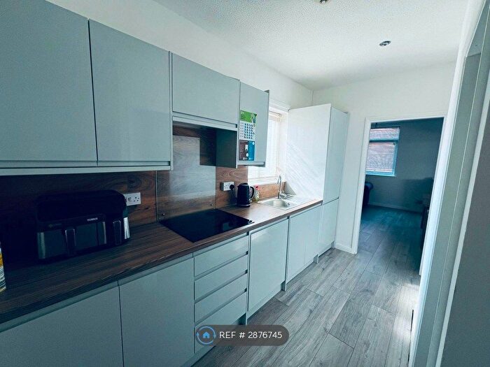 1 Bedroom Flat To Rent In Holderness Road, Hull, HU8