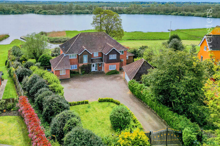 5 Bedroom Detached House For Sale In Horning Road, Hoveton, NR12