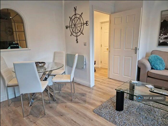 2 Bedroom Flat To Rent In The Dell, Southampton, SO15