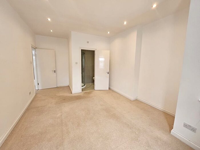 5 Bedroom Detached House For Sale In Holly Park, London, N3