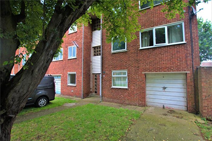 2 Bedroom Apartment To Rent In Thorgam Court, Grimsby, Lincolnshire, DN31