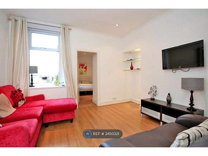 2 Bedroom Flat To Rent In Ground Floor Right, Aberdeen, AB10
