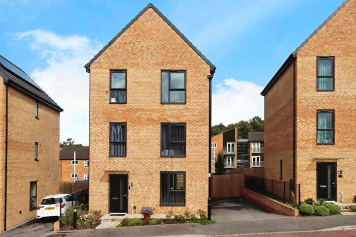 4 Bedroom Detached House For Sale In Frank Wright Close, Sheffield, South Yorkshire, S2