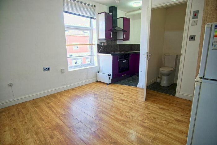 1 Bedroom Flat To Rent In New Hall Lane, Preston, PR1