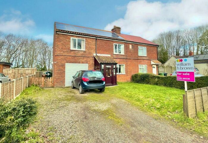 4 Bedroom Semi-Detached House For Sale In Mattishall Road, East Tuddenham, Dereham, NR20