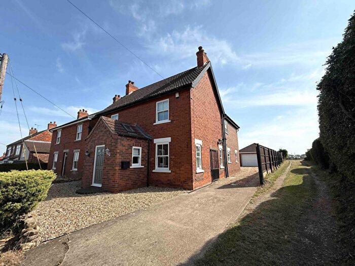 4 Bedroom Detached House For Sale In West Halton Lane, Alkborough, DN15