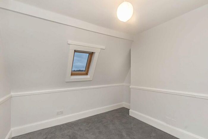 1 Bedroom Flat To Rent In Streatham High Road, London, SW16