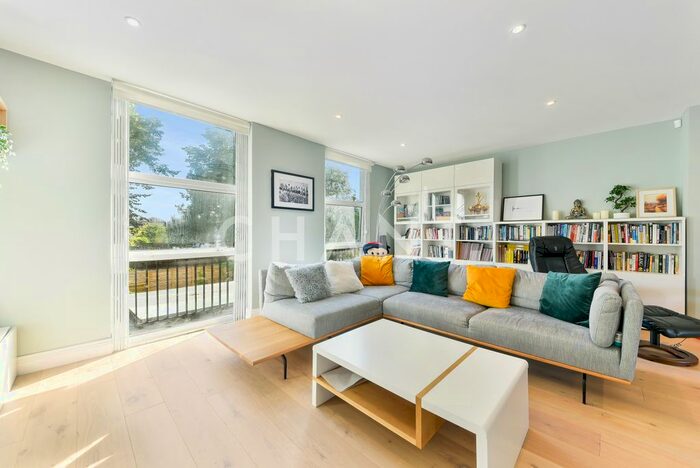4 Bedroom Detached House To Rent In Briary Close, Belsize Park, London, NW3