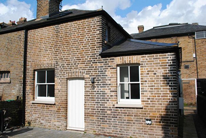 2 Bedroom Cottage To Rent In Clifton Mews, Southend-on-Sea, SS1