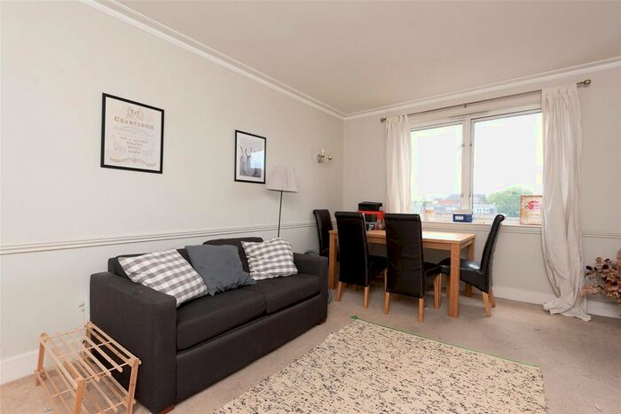 1 Bedroom Flat To Rent In Prospect Quay, Point Pleasant, London, SW18
