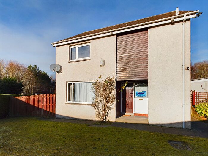 4 Bedroom Detached House To Rent In Greenstone Terrace, West End, Dundee, DD2