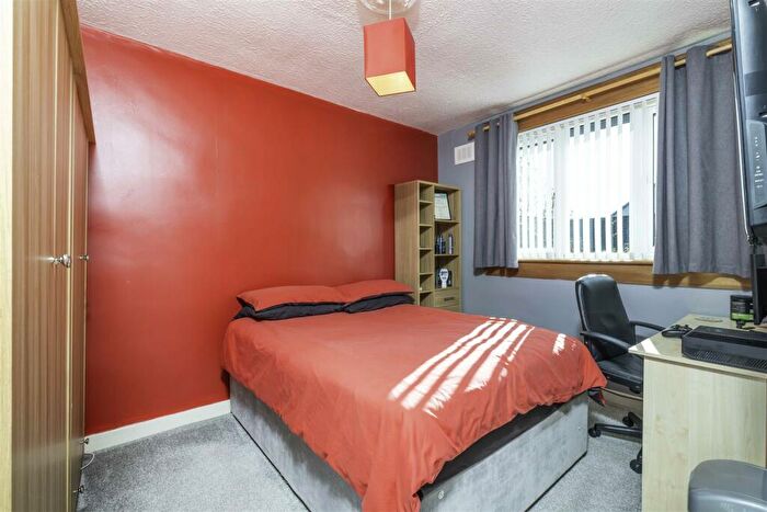 3 Bedroom Terraced House For Sale In Lewis Terrace, Dundee, DD4