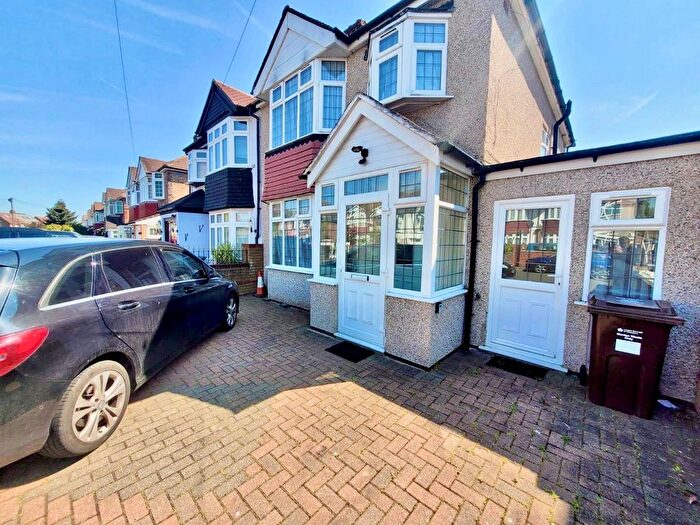 4 Bedroom Terraced House To Rent In Boundaries Road, Feltham, TW13