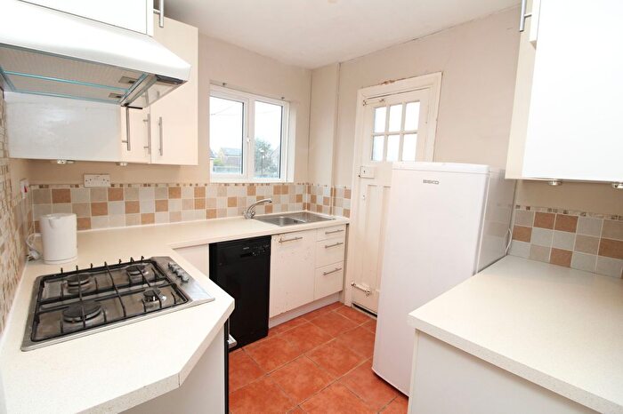 4 Bedroom Flat To Rent In Bellegrove Road, Welling, Kent, DA16