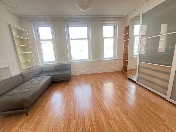Studio To Rent In Topsfield Parade, London, N8