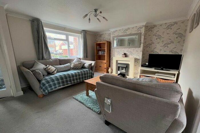 2 Bedroom Property To Rent In Hawthorn Road, Yeovil, BA21