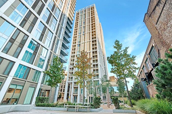 1 Bedroom Flat To Rent In Bouchon Point, Cendal Crescent, London, E1