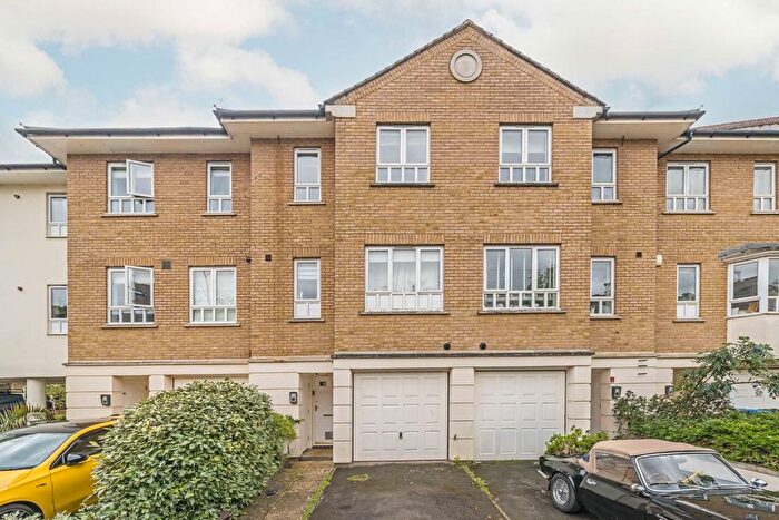 5 Bedroom Property To Rent In Samuel Gray Gardens, Kingston Upon Thames, KT2