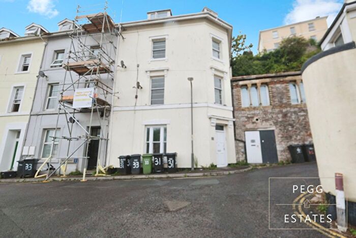 2 Bedroom Flat For Sale In Rock Road, Torquay, TQ2