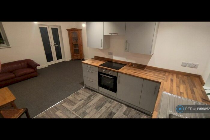 2 Bedroom Flat To Rent In Clease Road, Camelford, PL32