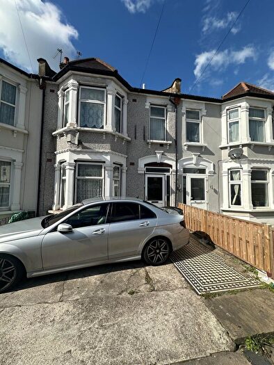 3 Bedroom Terraced House To Rent In Betchworth Road Ilford, IG3