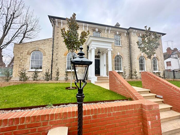 2 Bedroom Apartment To Rent In Archway Road, Highgate, N6