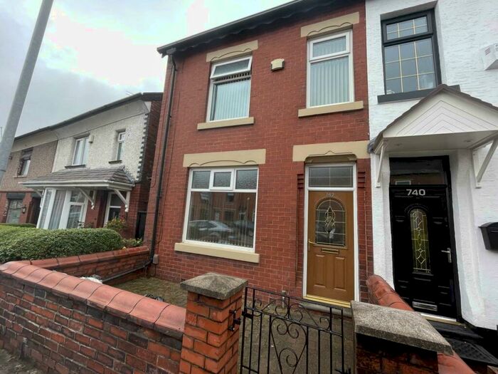 3 Bedroom End Of Terrace House To Rent In Rochdale Road, Royton, OL2