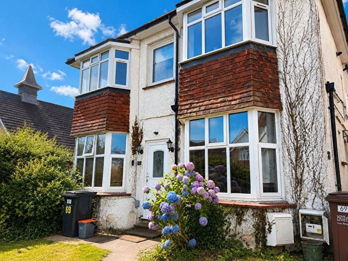 3 Bedroom Flat For Sale In Wickham Avenue, Bexhill-On-Sea, TN39