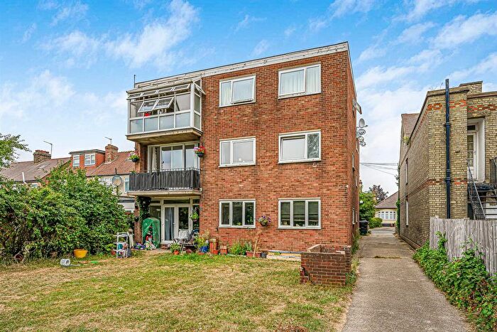 2 Bedroom Flat For Sale In Sinclair Road, Chingford, E4
