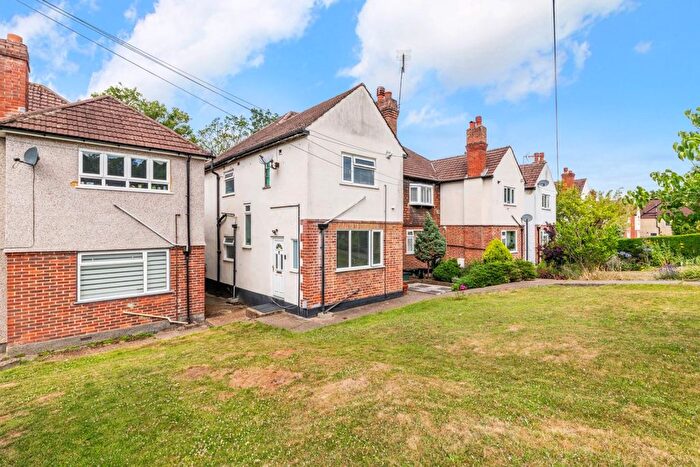 2 Bedroom Maisonette For Sale In Ewell By Pass, Ewell Village, KT17