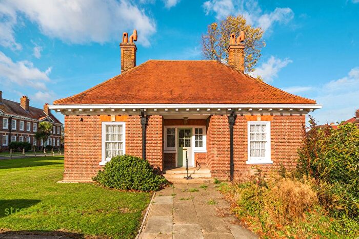 2 Bedroom Bungalow For Sale In Mottingham Road, London, SE9