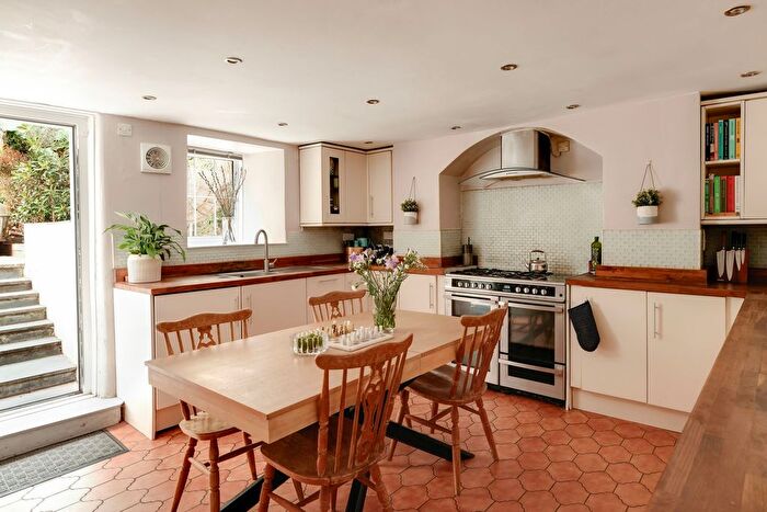 2 Bedroom Maisonette For Sale In Elmgrove Road, Redland, BS6