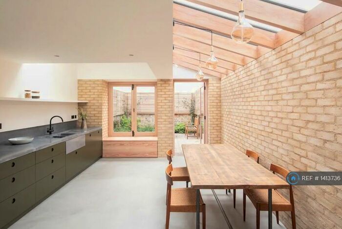 3 Bedroom Terraced House To Rent In Vestry Road, London, SE5