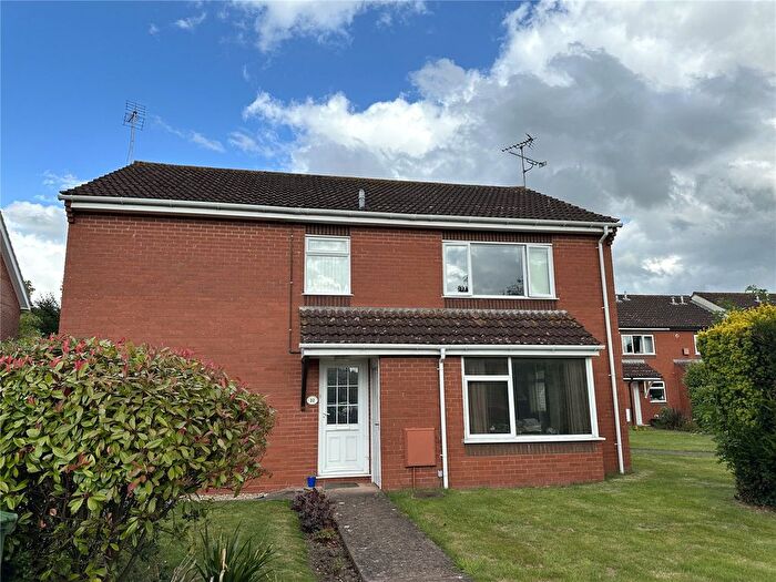 2 Bedroom Flat To Rent In Dowell Close, Taunton, TA2